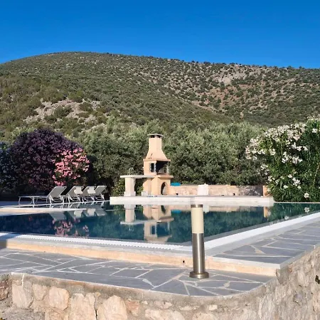 Luxe Livadia, 10 Personen Вилла *