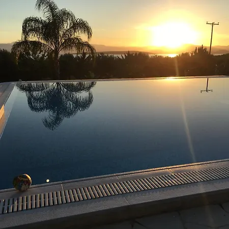 Luxe Livadia, 10 Personen Vila *