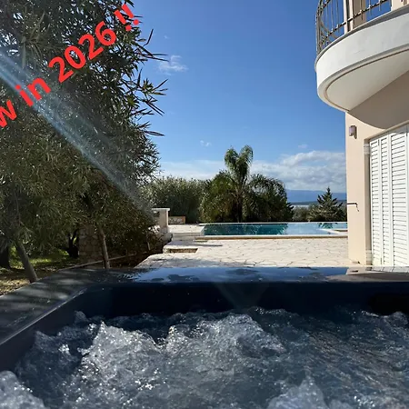 Villa Luxe Livadia, 10 Personen