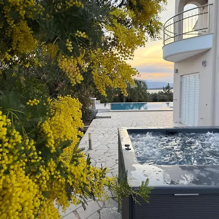 Luxe Livadia, 10 Personen Кандия