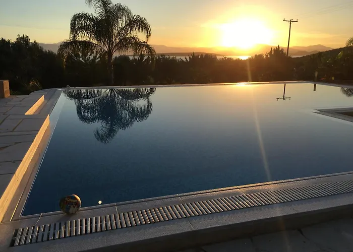 Luxe Livadia, 10 Personen Vila *