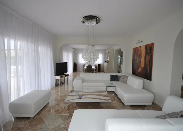 Villa Luxe Livadia, 10 Personen