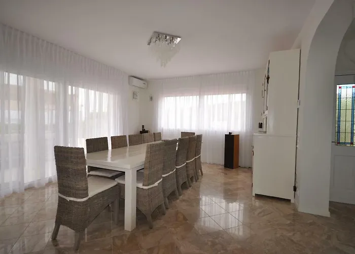Luxe Livadia, 10 Personen Vila Kandia